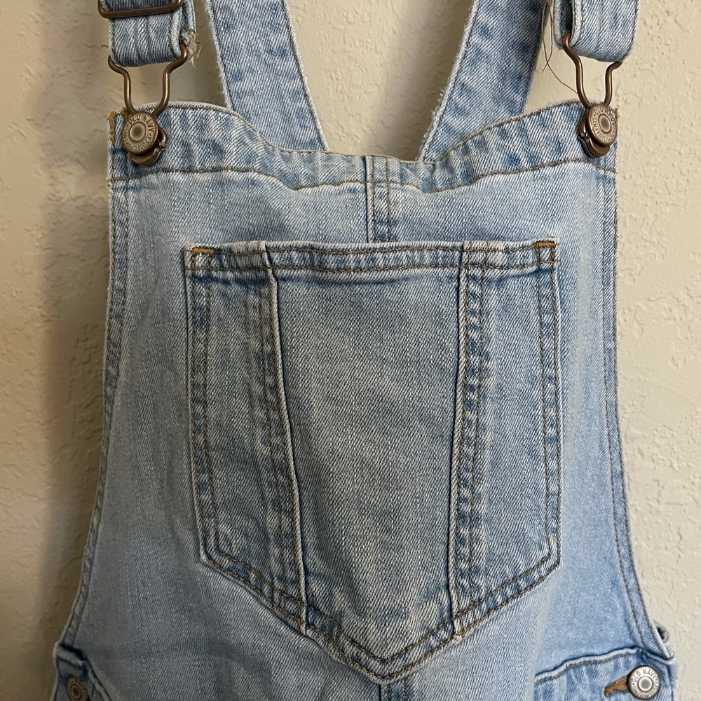 Old Navy light denim overall shorts